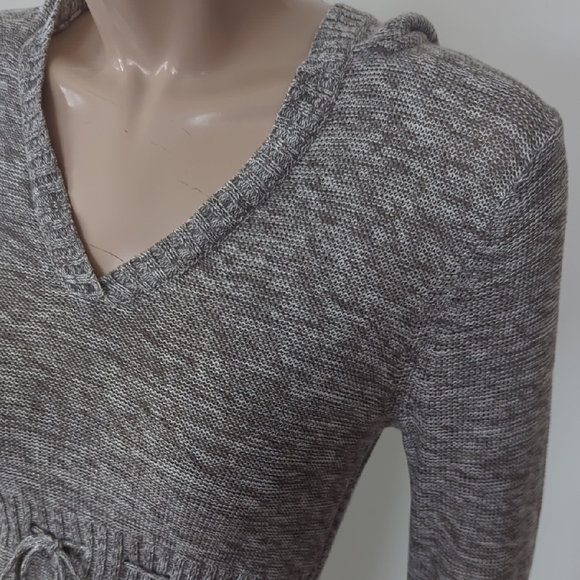 Roxy Gray and White Long Sleeve Top - Picture 6 of 13